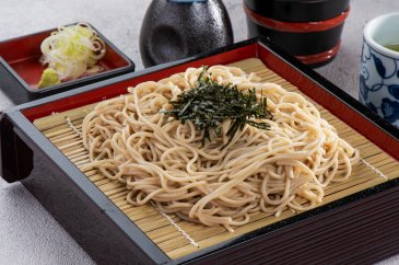 ざるそば または うどん